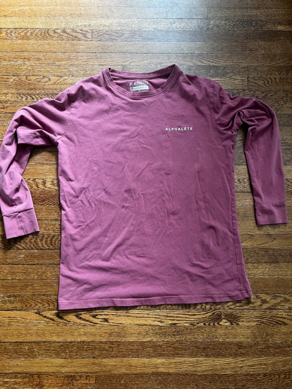 Alphalete Athletics Performance Fit Men’s Long Sleeve Tee Medium Blush‎ Color